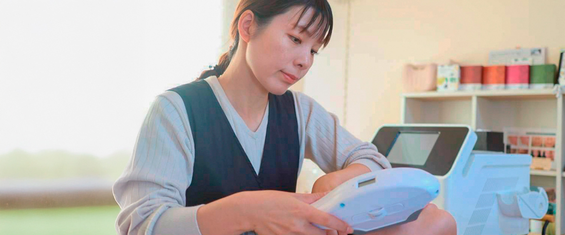 施術部位を確認しながら進める様子